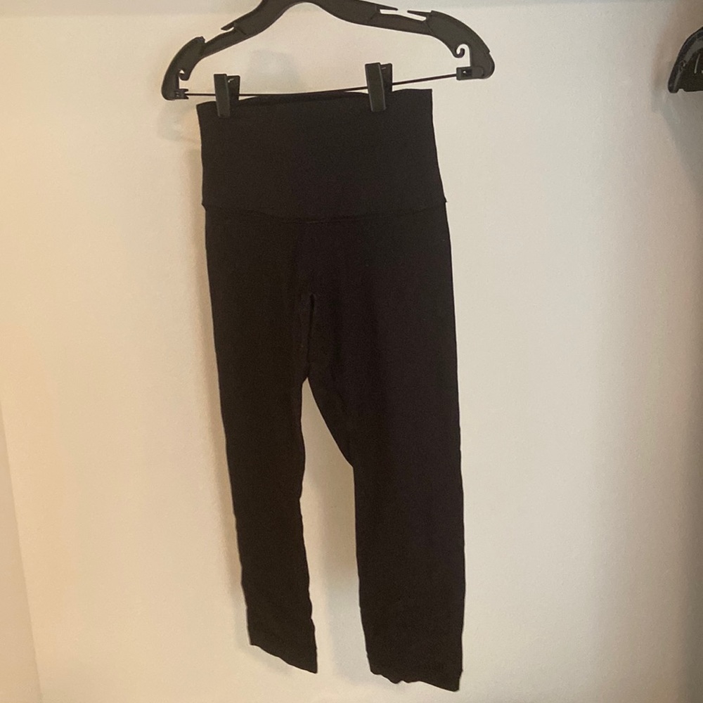 Lululemon Cropped Wunder Under Leggings
